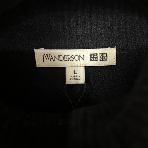 NWT J.W. Anderson x Uniqlo Sweater Lambswool Jacquard Turtleneck - Picture 3 of 5
